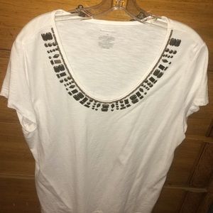 Metallic bead accent U neck T-shirt